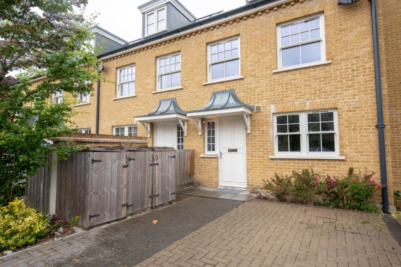 Lovely 4 Bed With Ensuite Free Wifi Off Street Parking In Sutton Morden  外观 照片